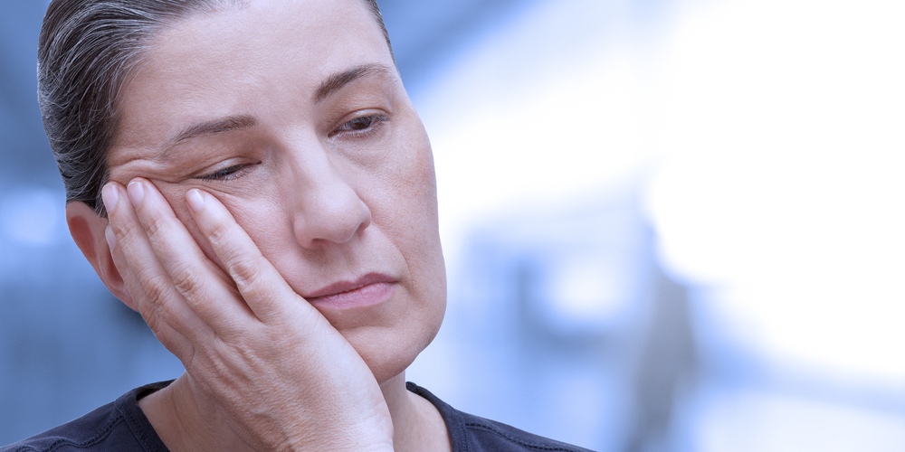 elderly woman dealing with daytime fatigue